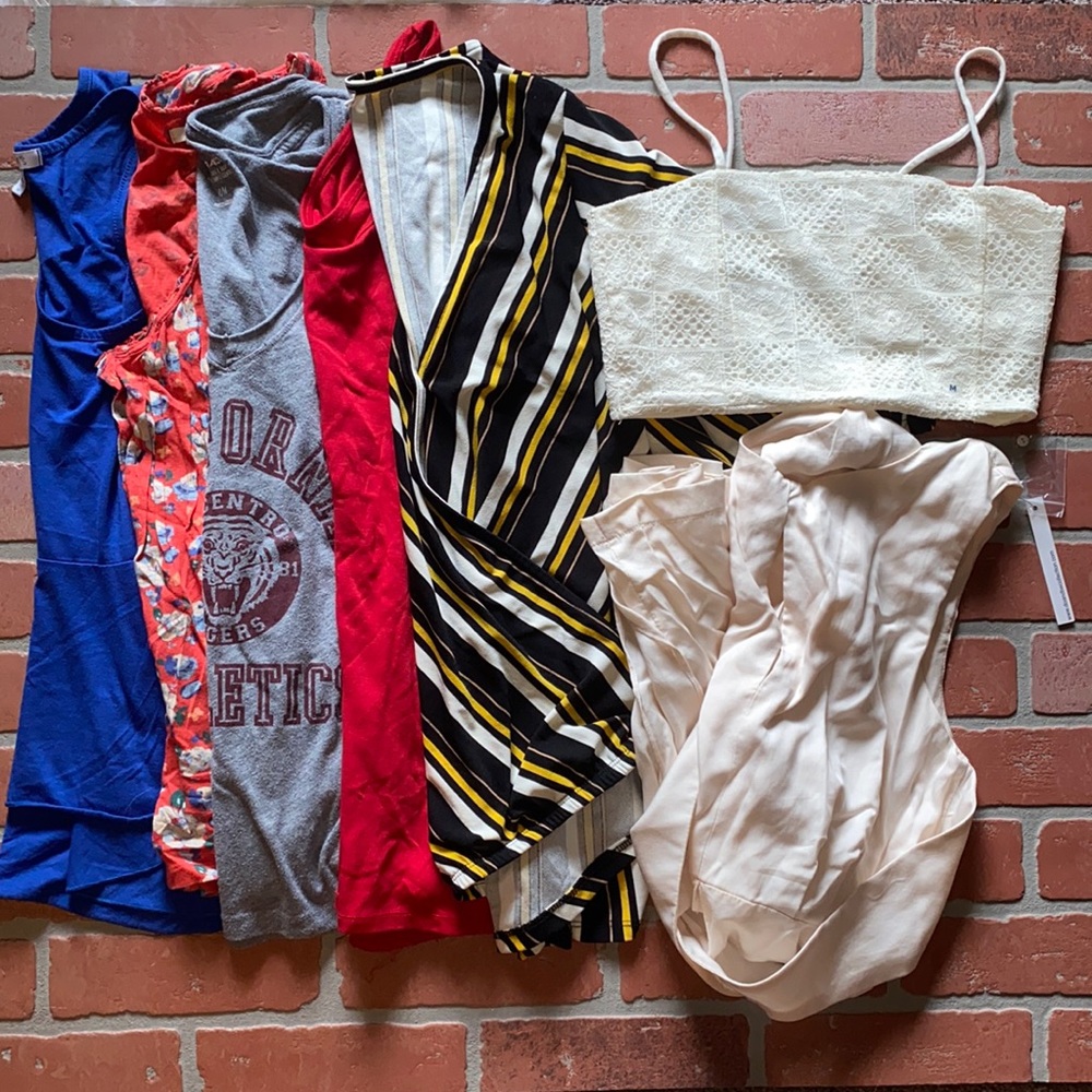 NWT size medium top bundle!!